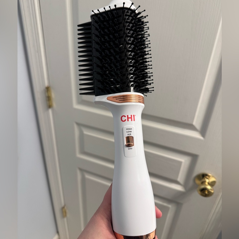 CHI 2 in 1 Blowout Hair Drying Brush